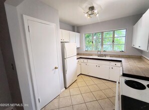 3018 Oak St in Jacksonville, FL - Building Photo - Building Photo