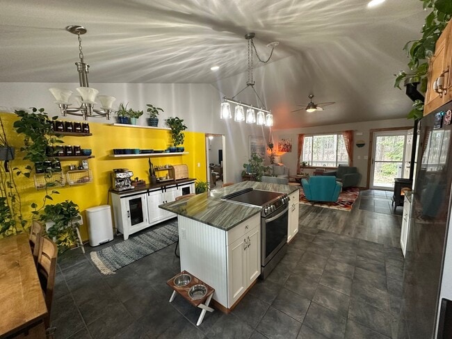 105 Angel Point Rd in Lakeside, MT - Building Photo - Building Photo