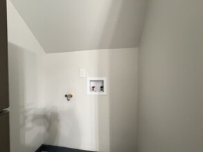 115 Hollywood Ave, Unit 3 in East Orange, NJ - Building Photo - Building Photo