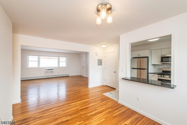 2467 NJ-10 in Morris Plains, NJ - Building Photo - Building Photo