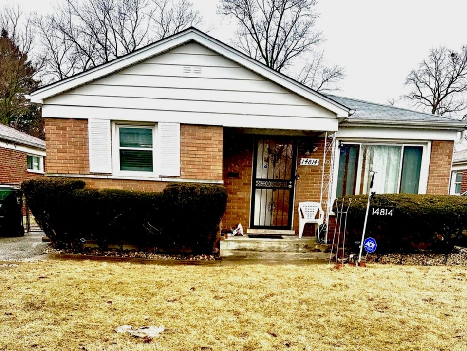 14814 Wabash Ave in Dolton, IL - Building Photo