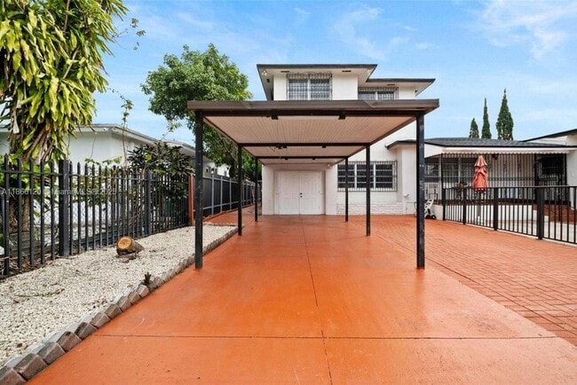 property at 411 SW 34th Ave