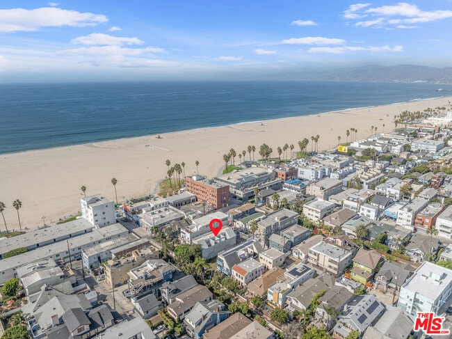 21 1/2 Wavecrest Ave in Los Angeles, CA - Building Photo - Building Photo