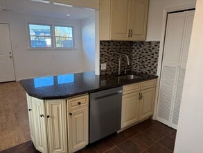 65 Bay Ave, Unit 65 in Highlands, NJ - Foto de edificio - Building Photo