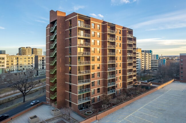 Denver Towers in Denver, CO - Building Photo - Building Photo