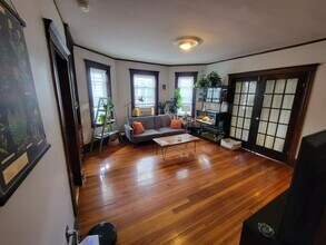 24 Forest Hills St in Boston, MA - Building Photo - Building Photo