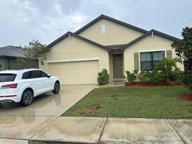 6270 NW Regent St in Port St. Lucie, FL - Building Photo