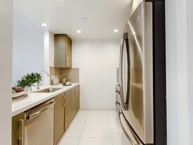 The Carlton At Hollywood in Los Angeles, CA - Building Photo