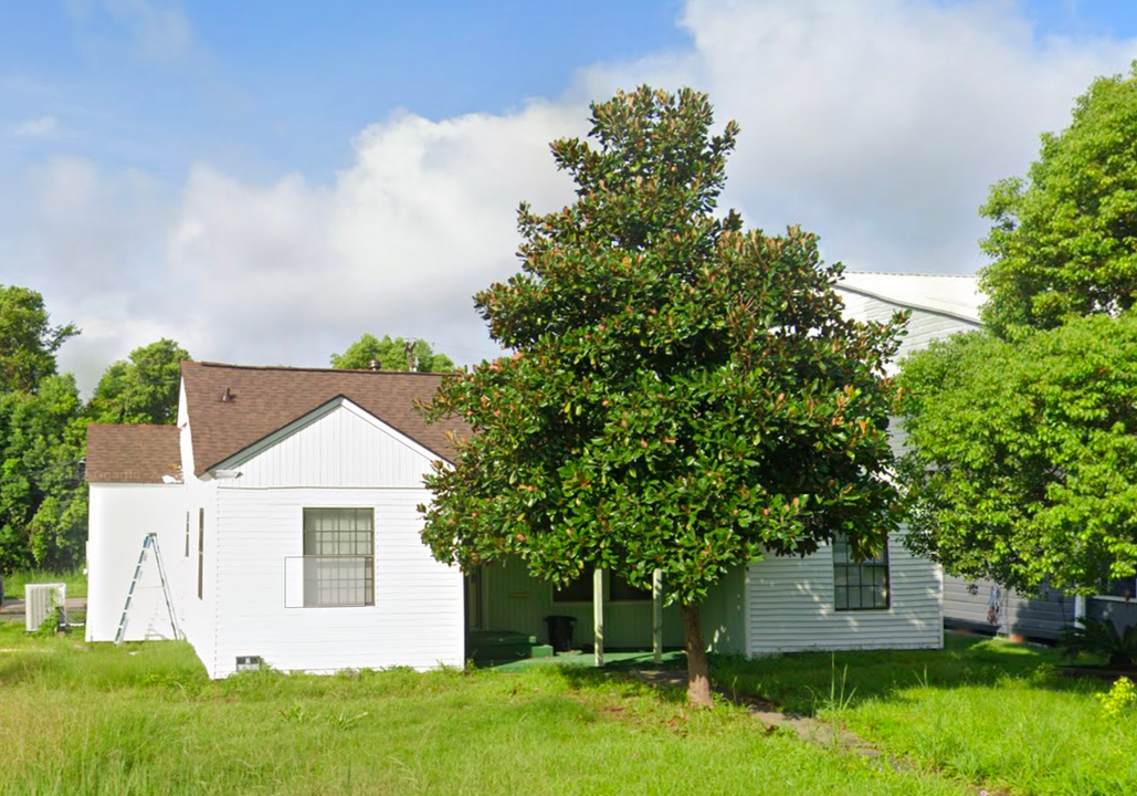 1117 N 18th St in Orange, TX - Building Photo