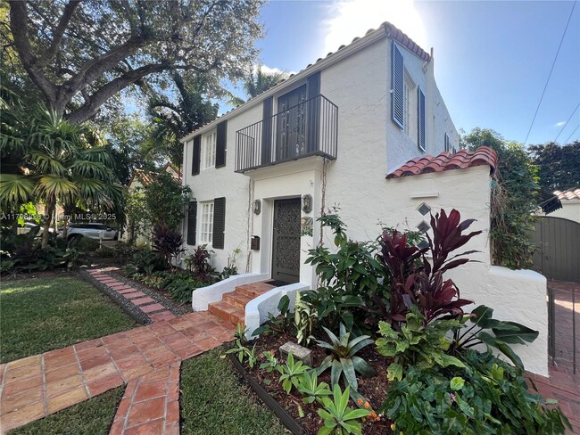 property at 936 Sorolla Ave