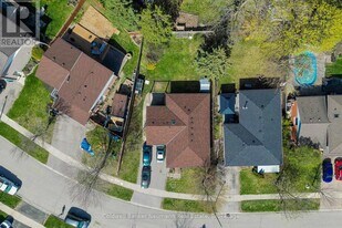 37 Dunhill Crescent in Guelph, ON - Building Photo