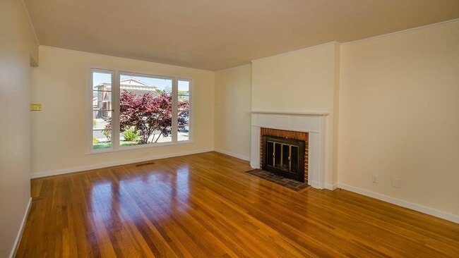 909 Fleetwood Dr in San Mateo, CA - Building Photo - Building Photo