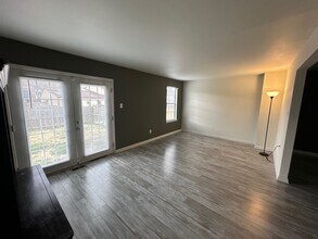 50 Blue Jay Dr in Clementon, NJ - Building Photo - Building Photo