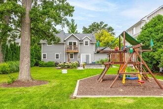 4939 Lee Ave in Downers Grove, IL - Building Photo - Building Photo