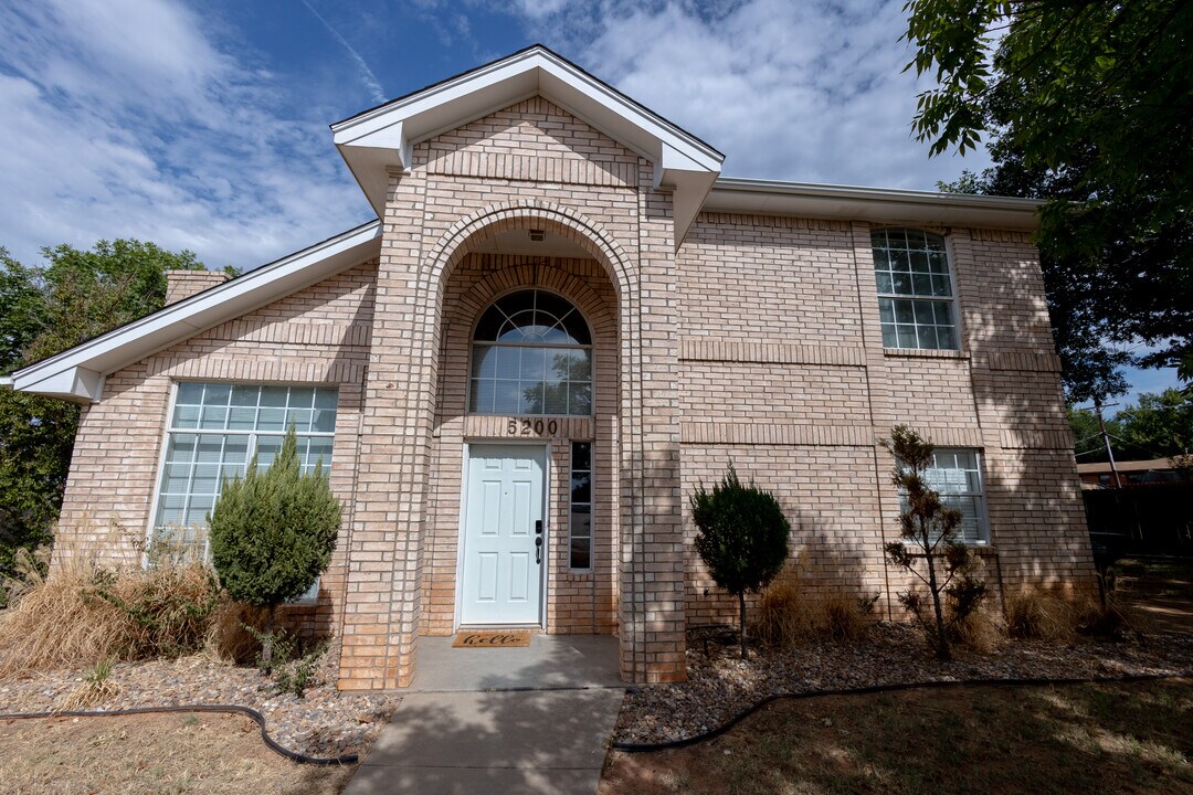 5200 Pebblestone Dr in Wichita Falls, TX - Building Photo
