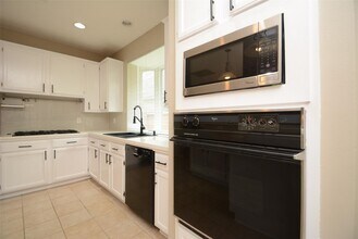 5327 Willow Knoll Ct in Houston, TX - Building Photo - Building Photo