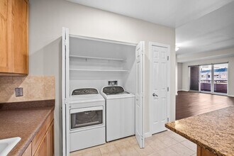 4875 S Monaco St in Denver, CO - Building Photo - Building Photo