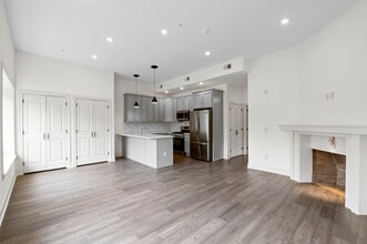 240 W Tulpehocken St, Unit 2 in Philadelphia, PA - Building Photo - Building Photo