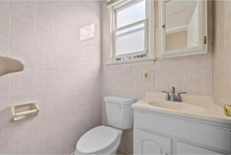 365 Broadway, Unit 4 in Bayonne, NJ - Building Photo - Building Photo