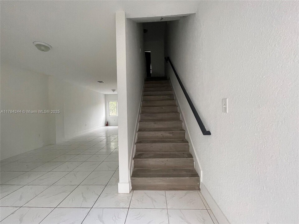 475 NW 83rd St in Miami, FL - Building Photo