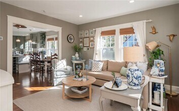 26 Vernon Ave in Newport, RI - Building Photo - Building Photo