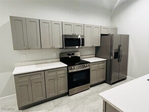 4608 SW 8th Ct in Cape Coral, FL - Building Photo - Building Photo