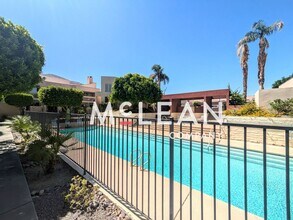 420 Village Square W in Palm Springs, CA - Building Photo - Building Photo