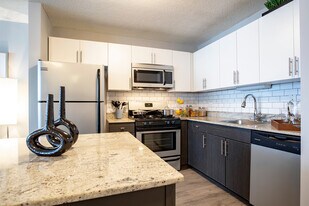 180 N Jefferson St in Chicago, IL - Building Photo