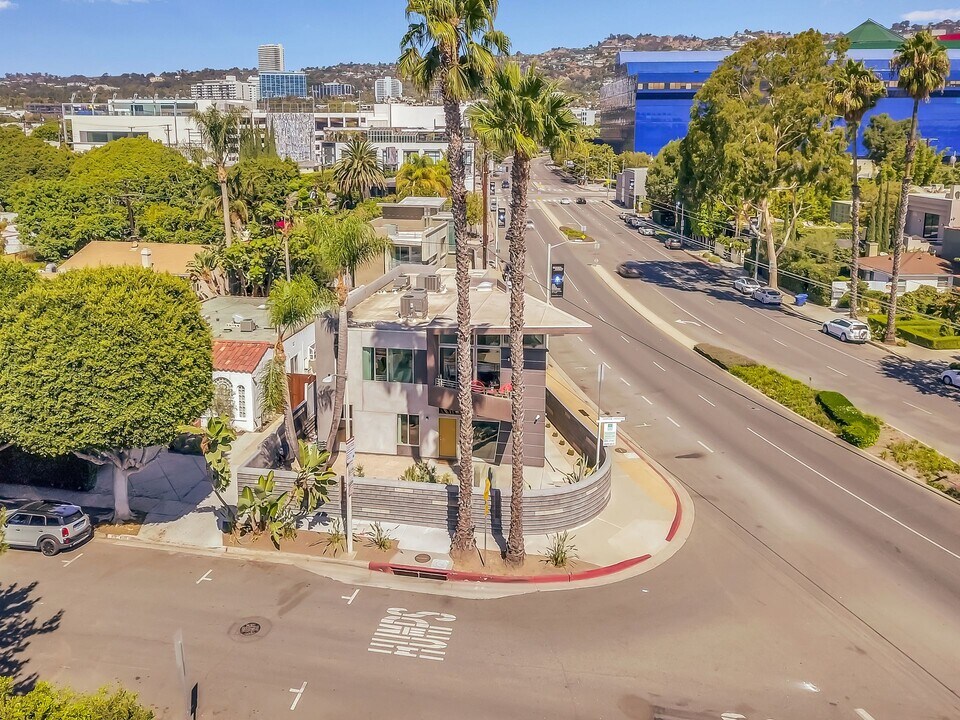 501-515 N San Vicente Blvd in West Hollywood, CA - Building Photo