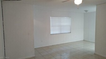 2524 Congress St, Unit 6 in Ft. Myers, FL - Building Photo - Building Photo