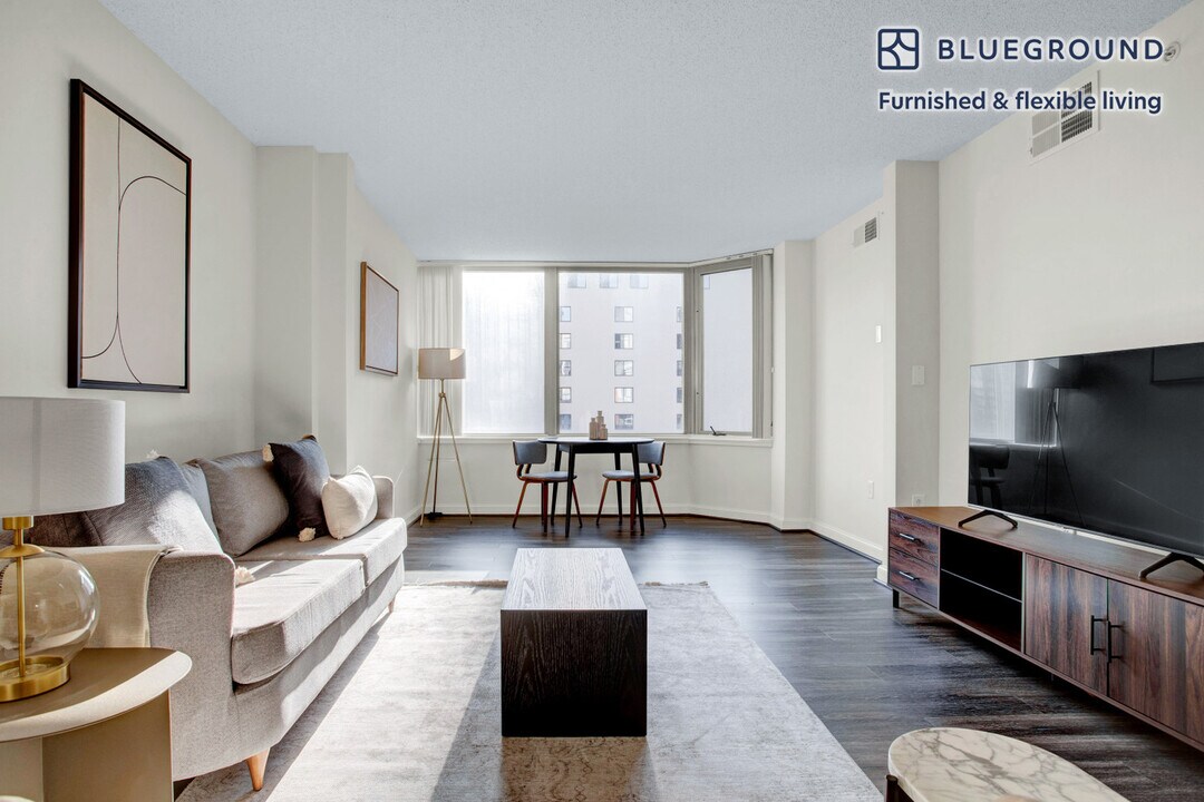 4835 Cordell Ave in Bethesda, MD - Building Photo