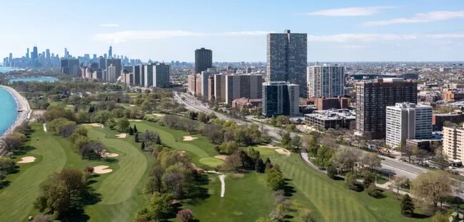 652 W Gordon Ter, Unit 604 in Chicago, IL - Building Photo - Building Photo