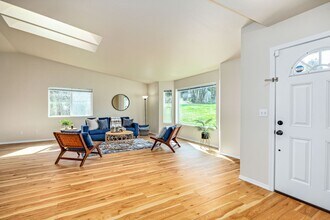 5253 SE Morning Mist Rd in Port Orchard, WA - Building Photo - Building Photo