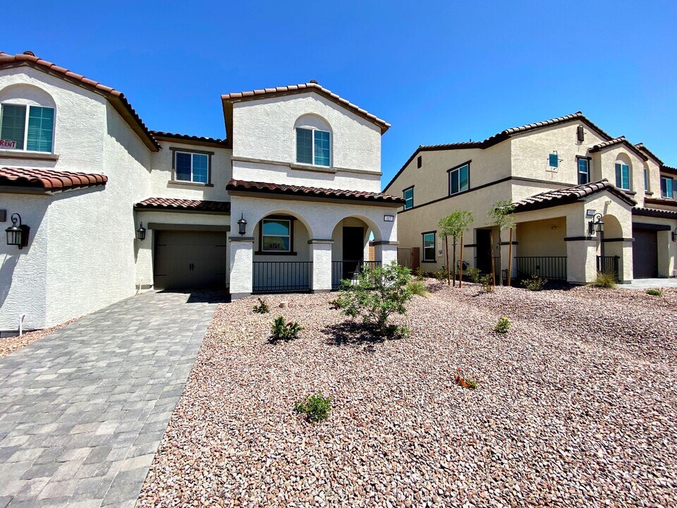 317 Bay Village Pl in Henderson, NV - Building Photo