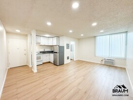 5611 Fulcher Ave in Los Angeles, CA - Building Photo