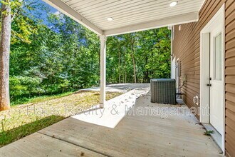 105 Jay Cir in Clarksville, TN - Building Photo - Building Photo