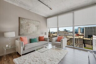 600 Broadway in Nashville, TN - Building Photo