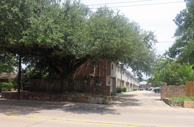 3021 North Blvd in Baton Rouge, LA - Foto de edificio - Building Photo