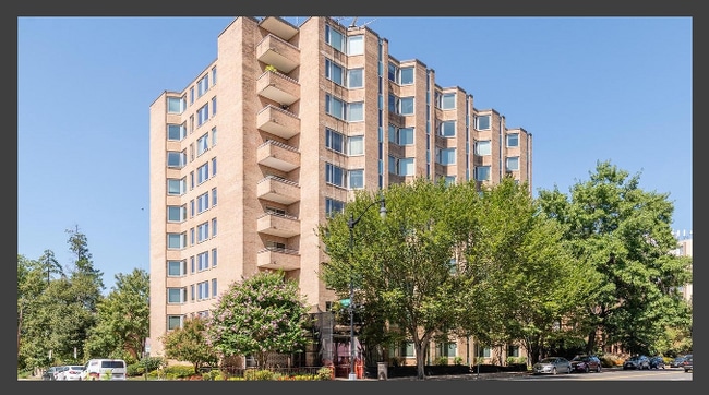 property at 2800 Wisconsin Ave NW