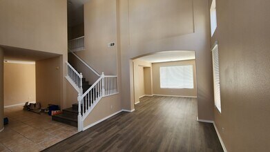 39350 Wentworth St in Murrieta, CA - Building Photo - Building Photo