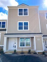 655 Twisted Oak Dr NW in Christiansburg, VA - Building Photo