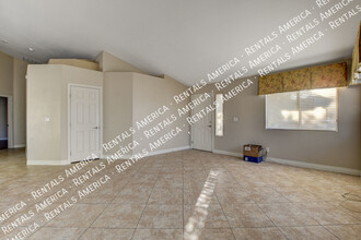 171 Channel Dr in Henderson, NV - Building Photo - Building Photo