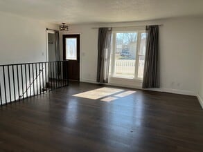 500 Superior Ave in Crooks, SD - Building Photo - Building Photo