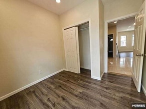 7 Davidson St in Clifton, NJ - Building Photo - Building Photo
