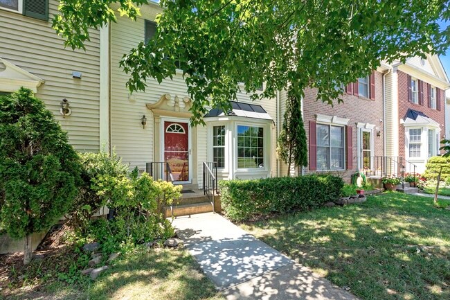 5708 Belcher Farm Dr in Centreville, VA - Building Photo - Building Photo
