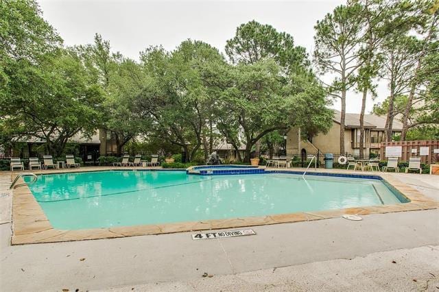 4573 N O'Connor Rd in Irving, TX - Foto de edificio - Building Photo