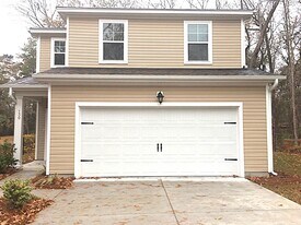 130 County Rd S-18-537 in Summerville, SC - Building Photo