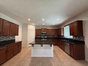 3014 Perdot Ln in Rosamond, CA - Building Photo - Building Photo