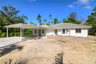 6147 English Oaks Ln in Naples, FL - Building Photo - Building Photo