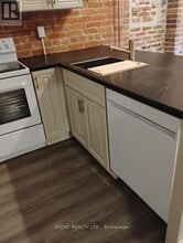 251 Front St in Belleville, ON - Building Photo - Building Photo